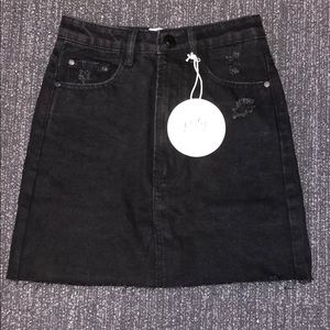 Princess Polly Black Skirt. AUS 6 US 2